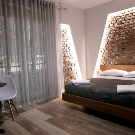 Koni'S Studio Apartments 티라나 외부 사진